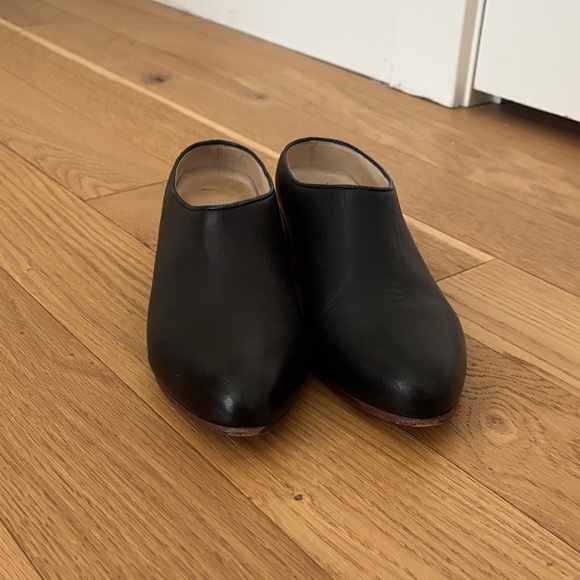 Nisolo Black Leather Clogs with Wooden Heel - Picture 2 of 4